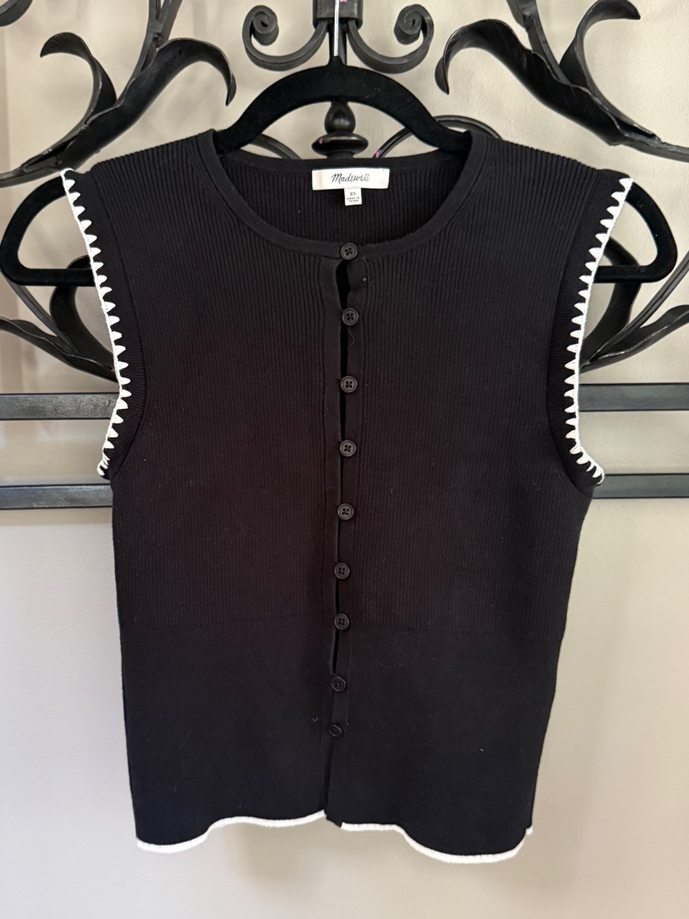 Madewell Black Sleeveless Button-Front Knit Tank with White Trim